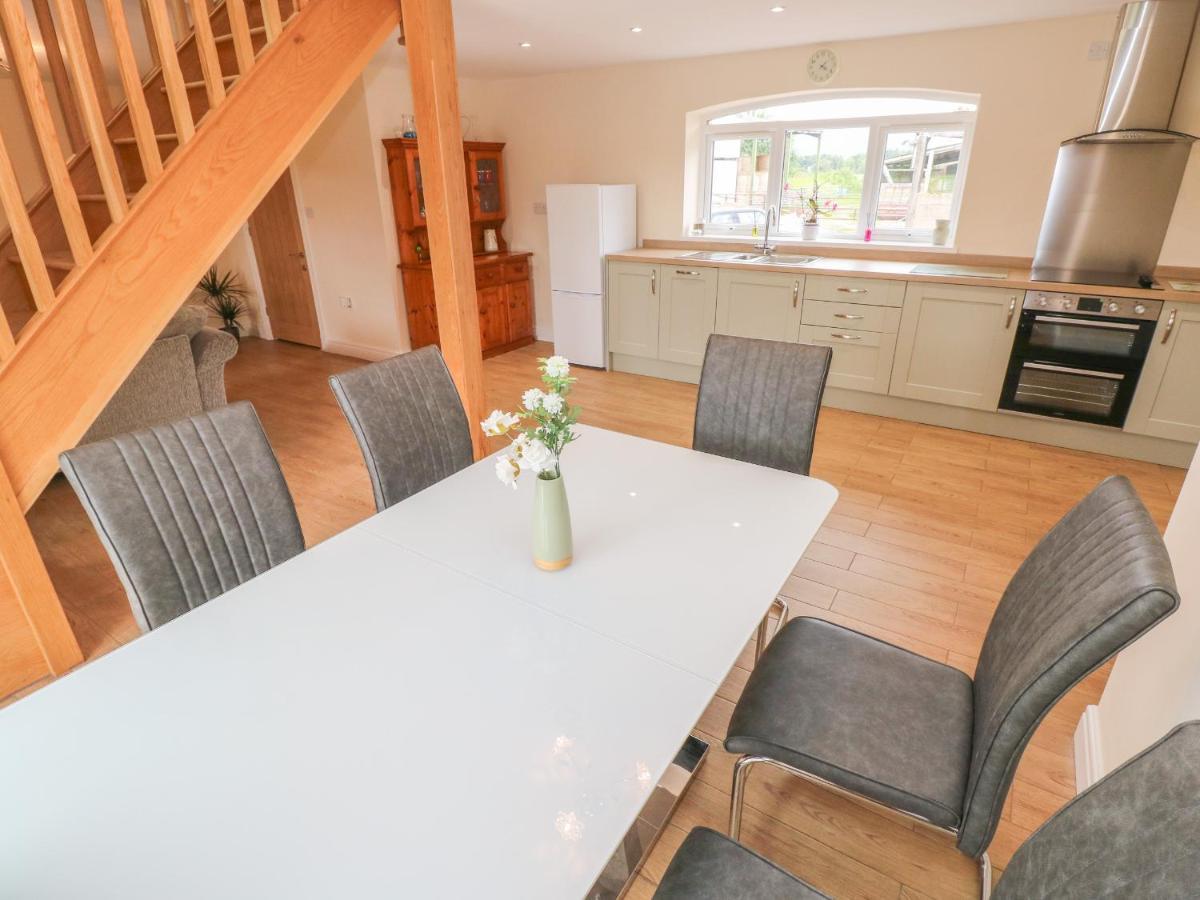 Willa Woodpecker Barn Pontyclun Zewnętrze zdjęcie